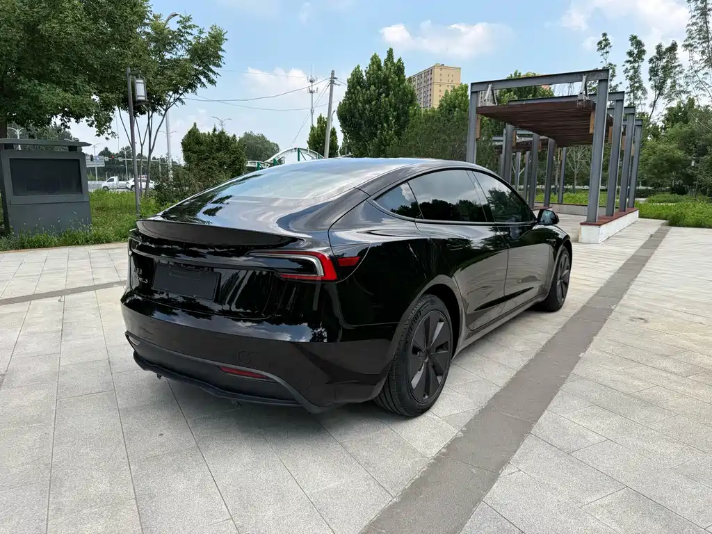 Model 3 Rear-Wheel Drive 2023