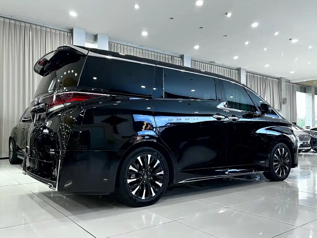2024 Crown Hybrid 2.5L Supreme Executive Edition