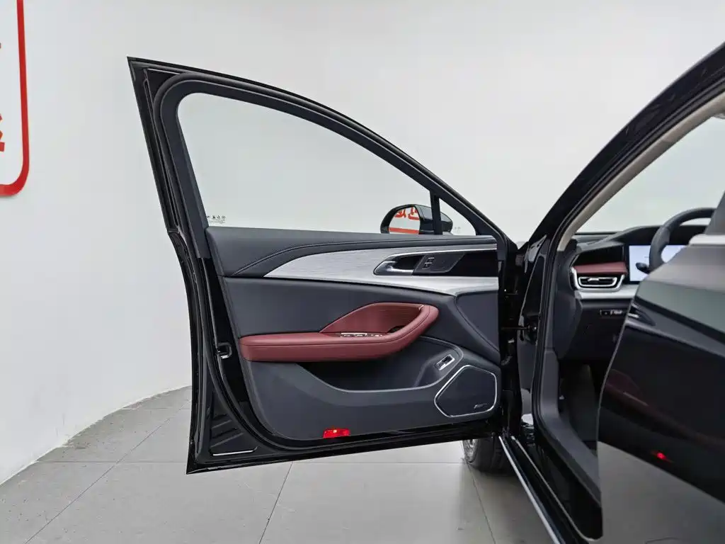 Hongqi H5 PHEV 2025 Edition 130 Super Hybrid Version