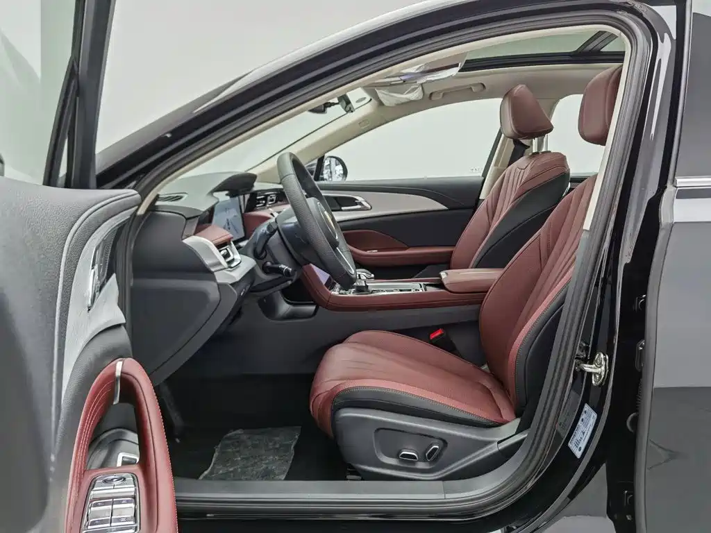 Hongqi H5 PHEV 2025 Edition 130 Super Hybrid Version