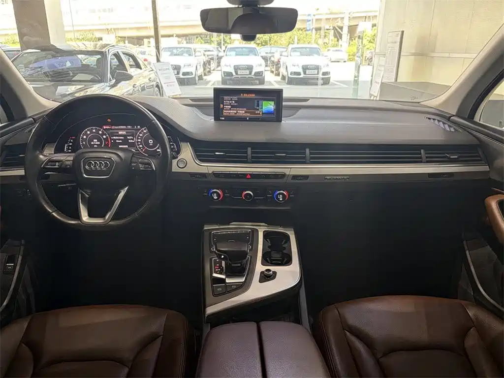 Audi Q7 2019 model 55 TFSI Tech Line
