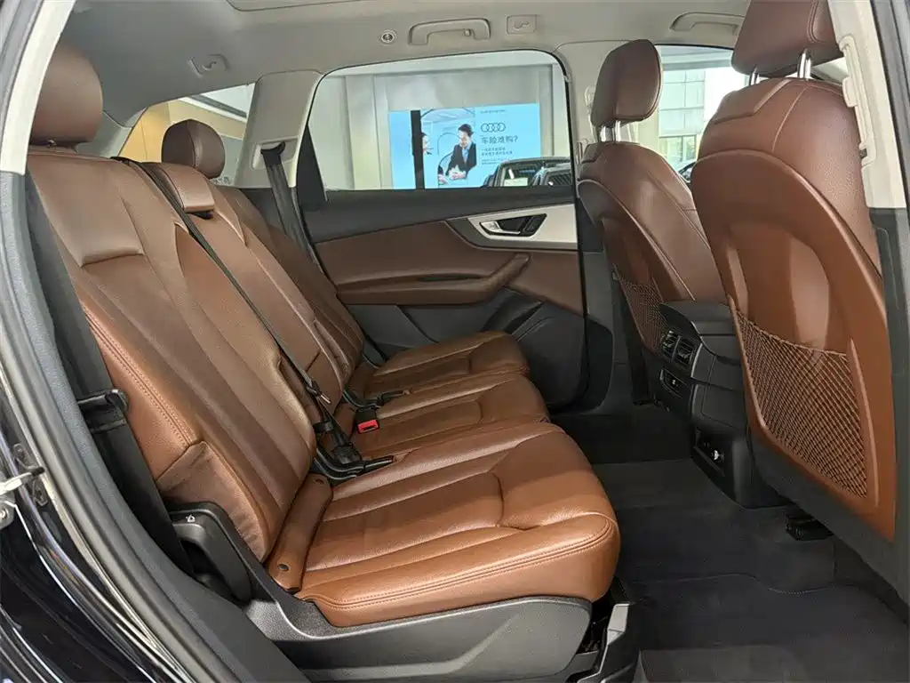 Audi Q7 2019 model 55 TFSI Tech Line