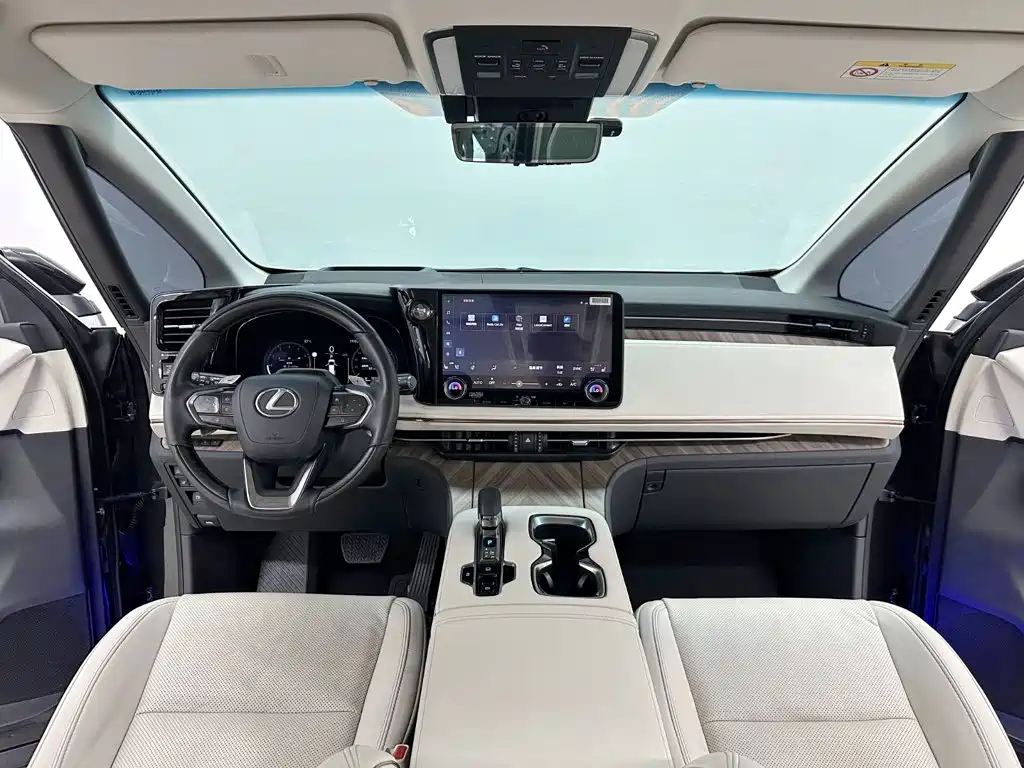 Lexus LM 2023 500h Six-Seater Grand Touring Edition