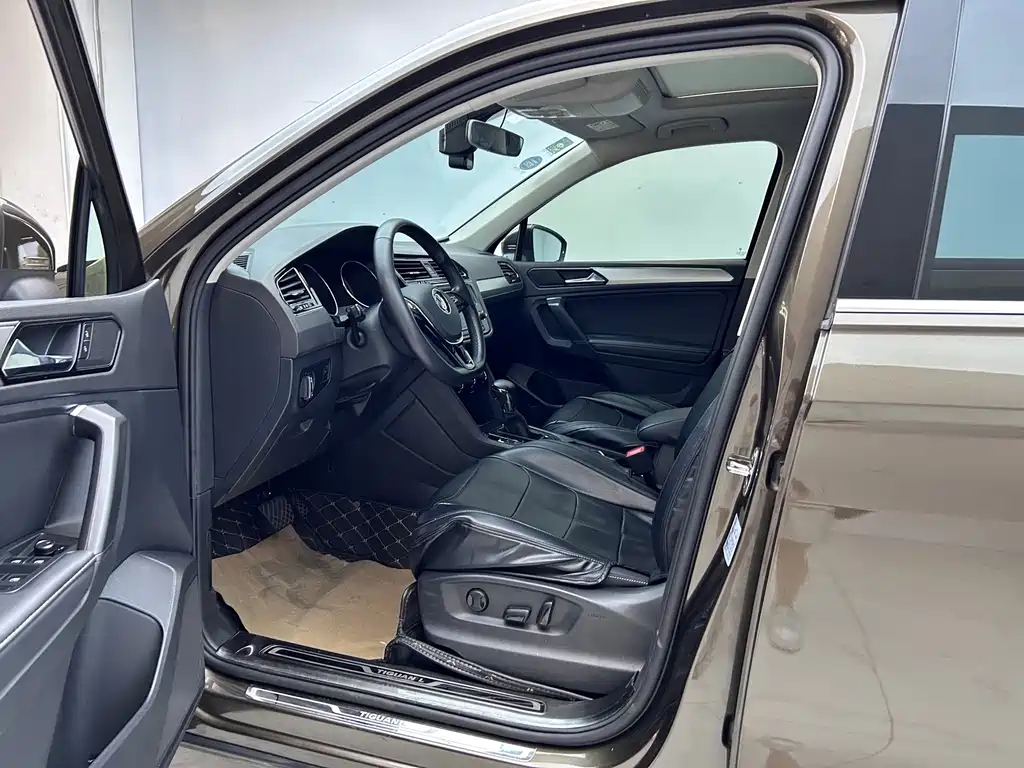 Tiguan L 2017 330 TSI Automatic Two-Wheel Drive Luxury Edition