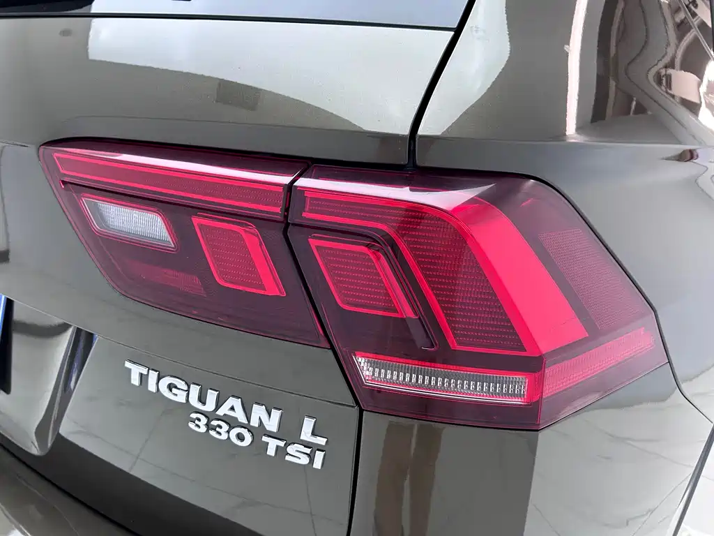 Tiguan L 2017 330 TSI Automatic Two-Wheel Drive Luxury Edition
