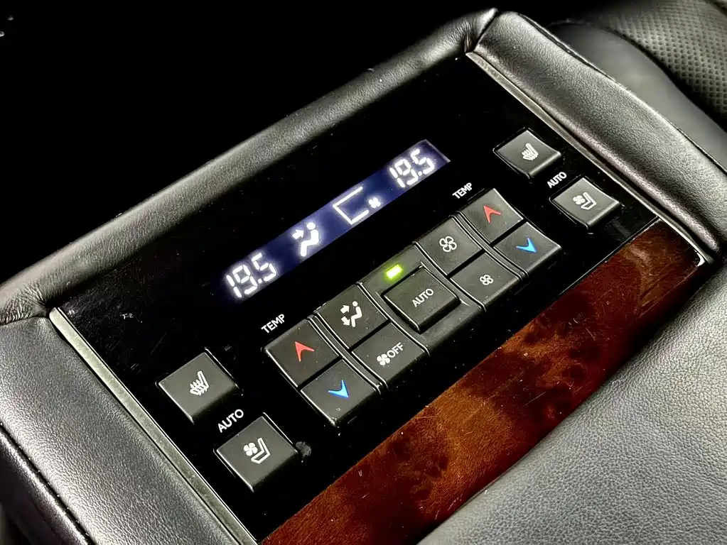 Lexus LX 2016 570 Dynamic Luxury Edition