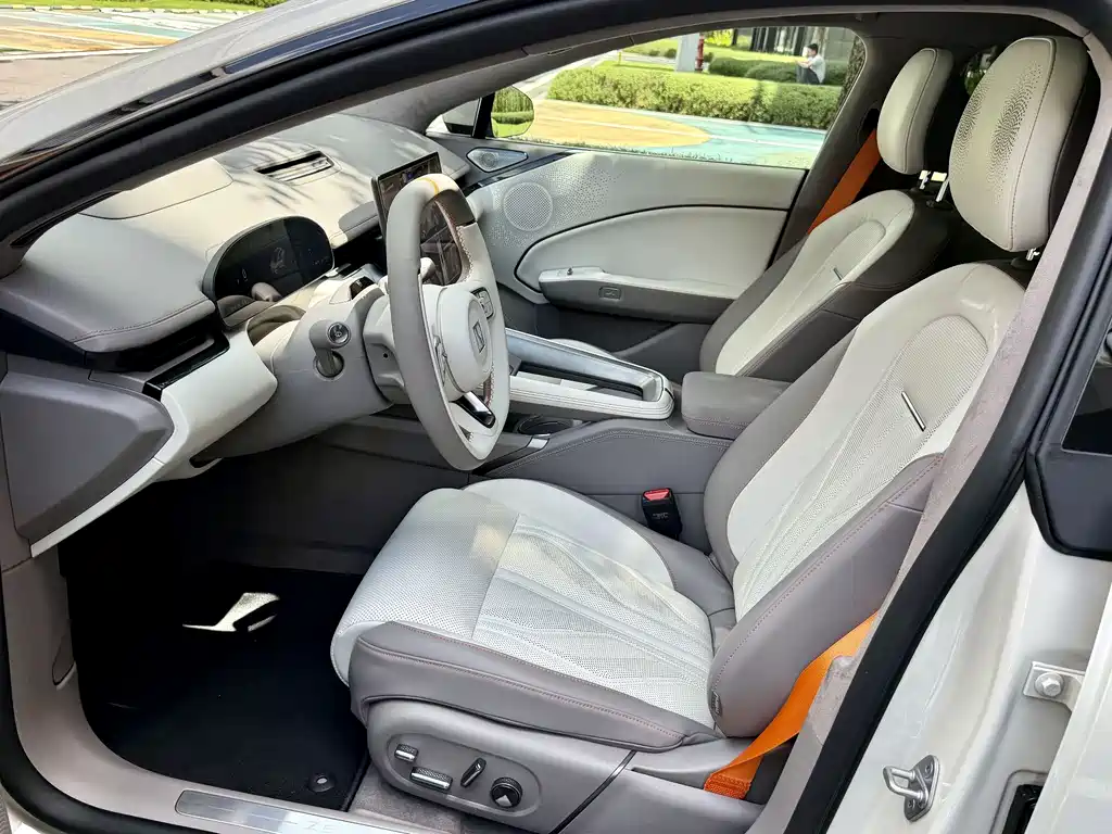 Jizhe 007 GT 2025 Edition Four-wheel Drive Intelligent Driving Version 75kWh