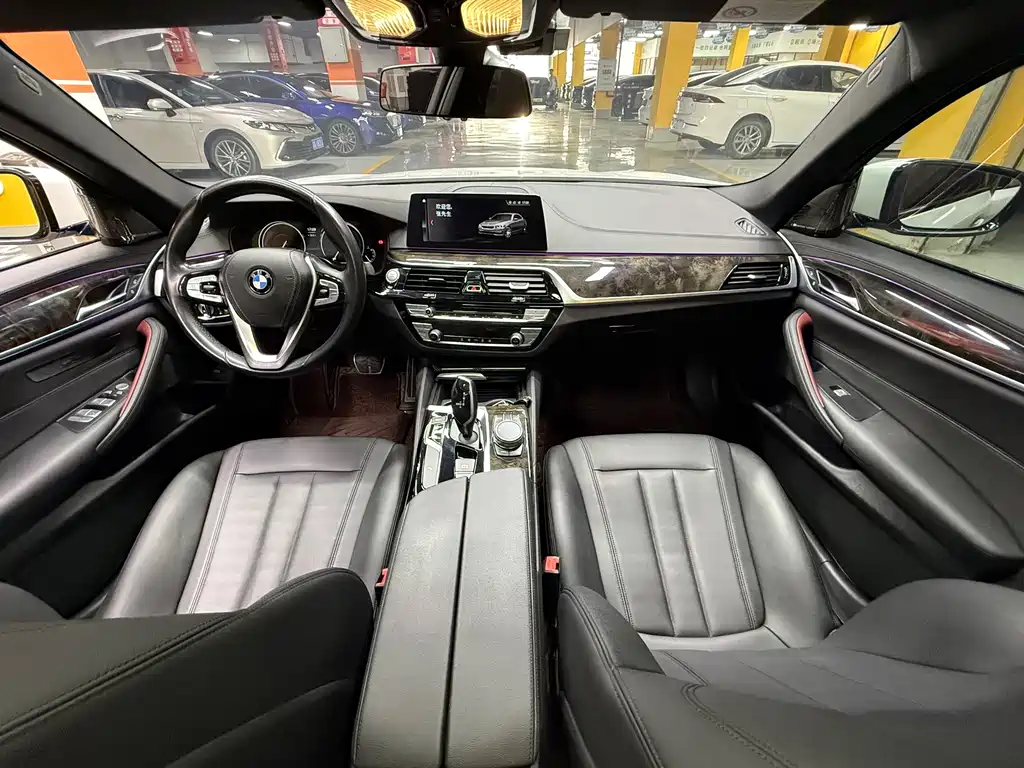 BMW 5 Series 2018 525Li M Sport Package