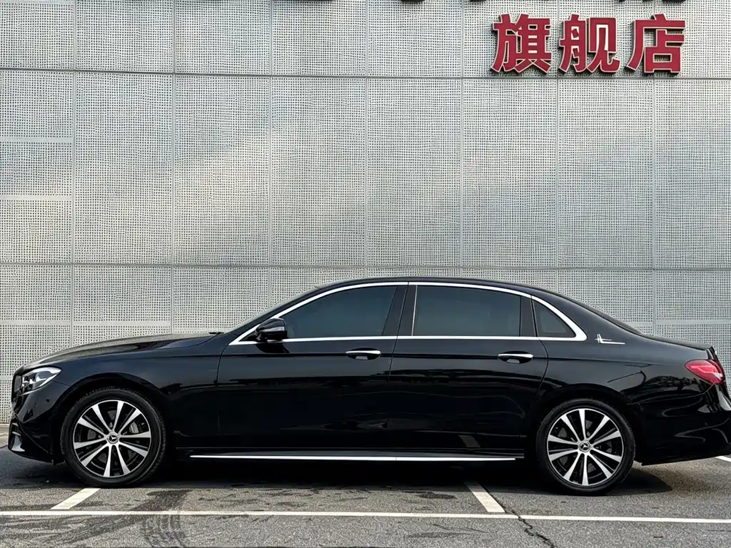 Mercedes-Benz E 350 e L Plug-in Hybrid Sports Sedan 2023