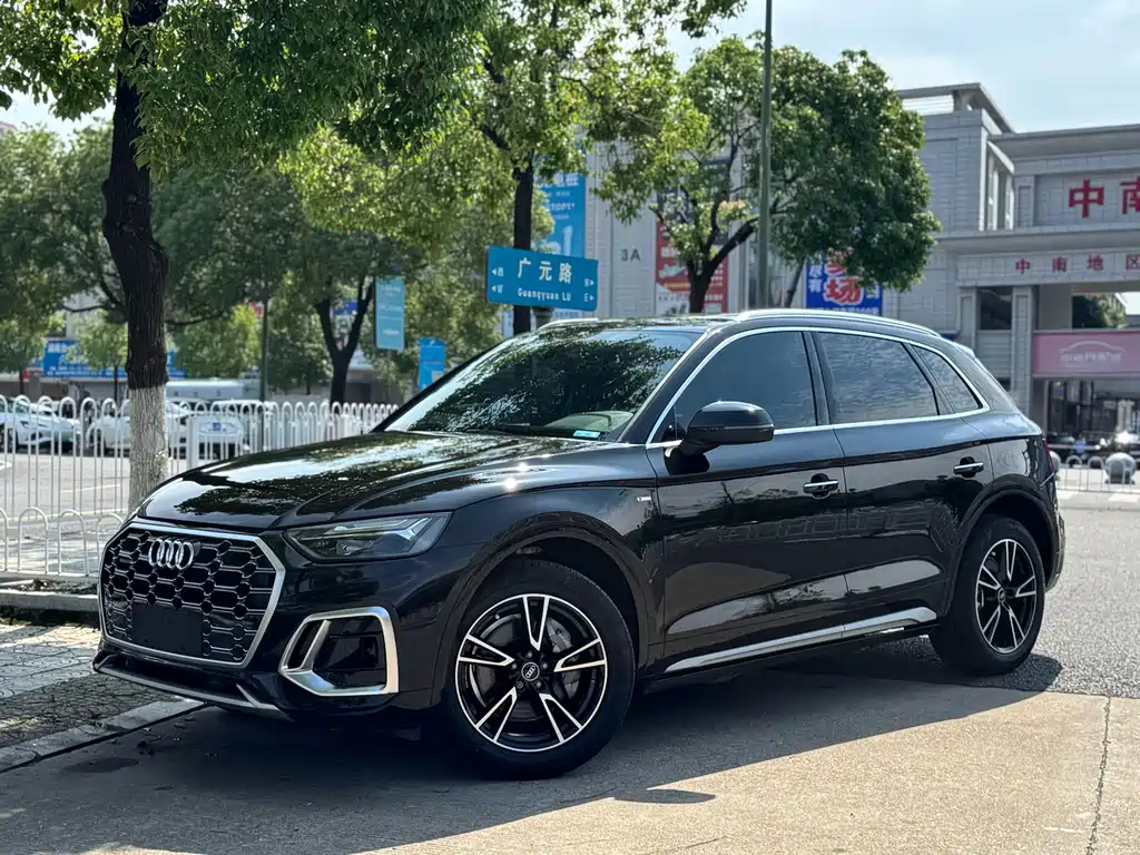 Audi Q5L 2024 model 40 TFSI Sporty Dynamic Edition