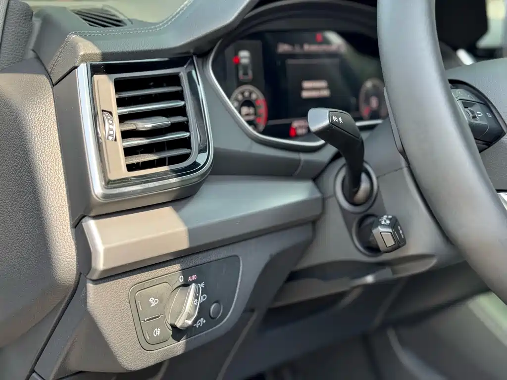 Audi Q5L 2024 model 40 TFSI Sporty Dynamic Edition