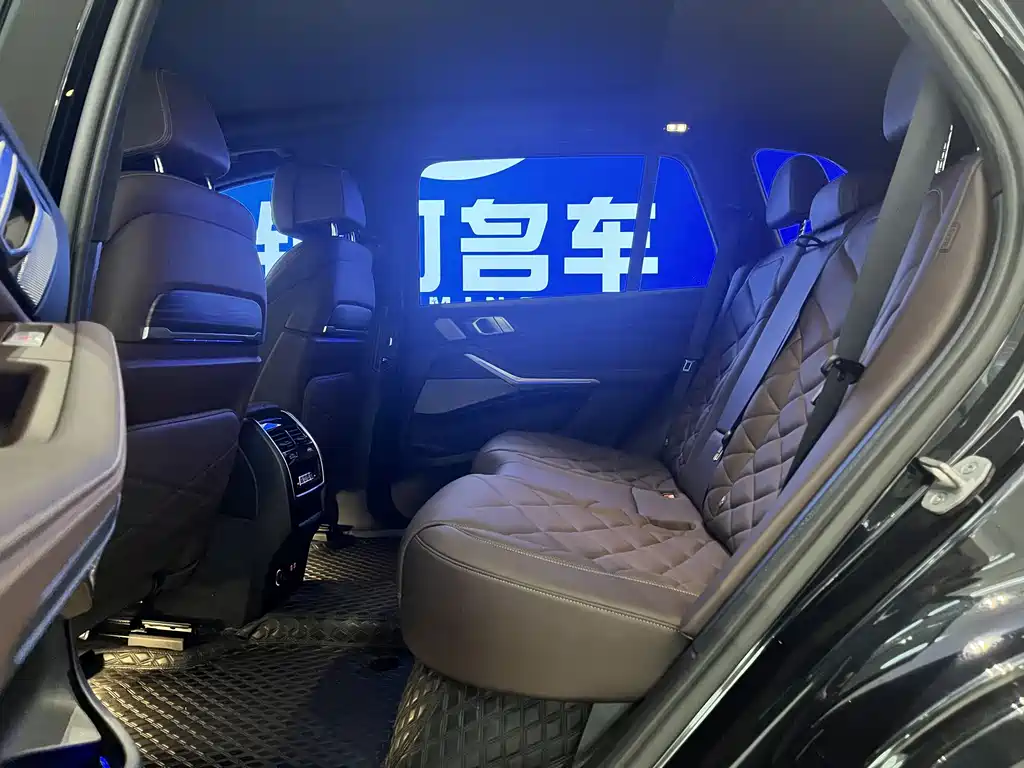 BMW X5 2022 xDrive 40Li M Sport Package