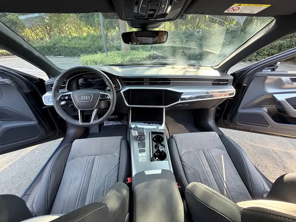 Audi A6L 2024 40 TFSI Luxury Dynamic Edition