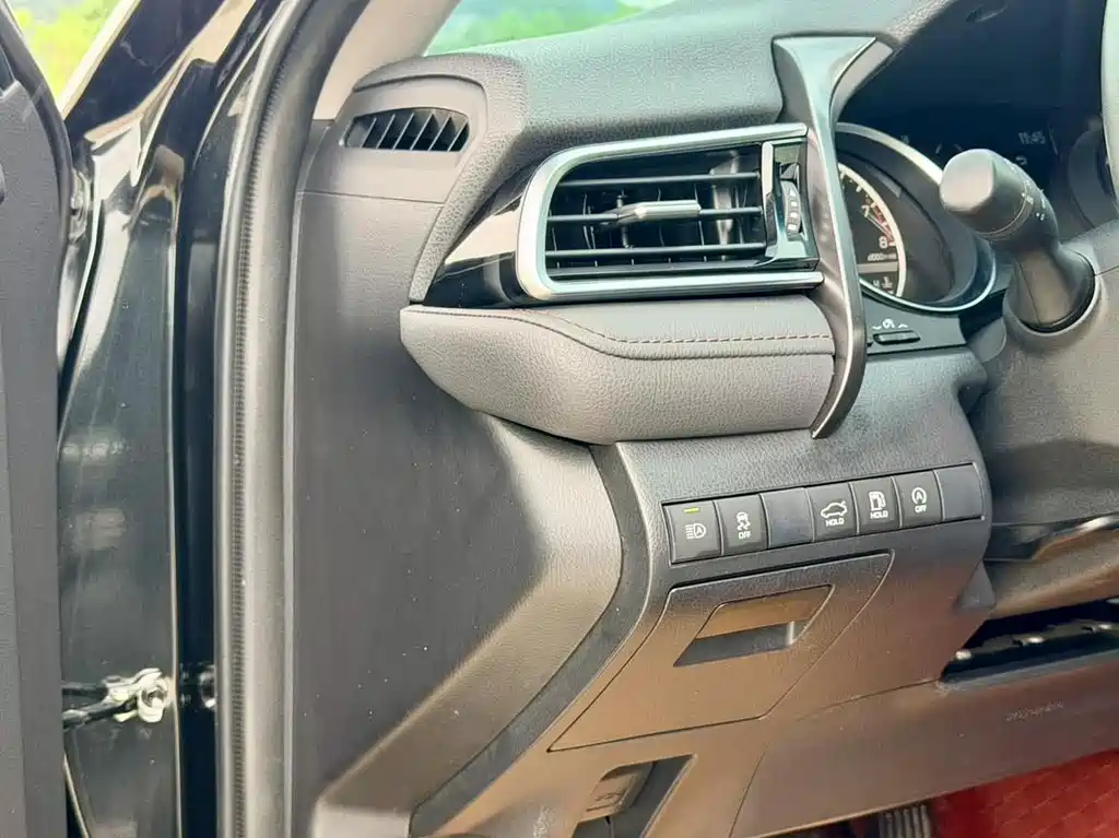 Camry 2023 2.0G Luxury Edition