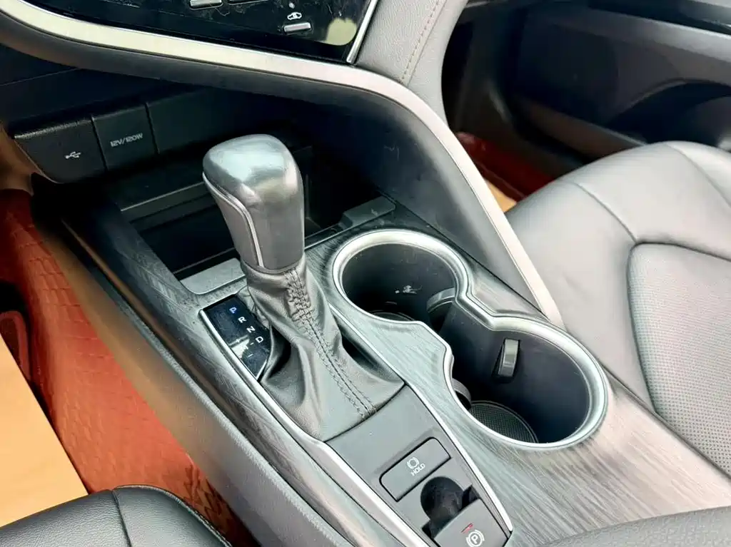 Camry 2023 2.0G Luxury Edition