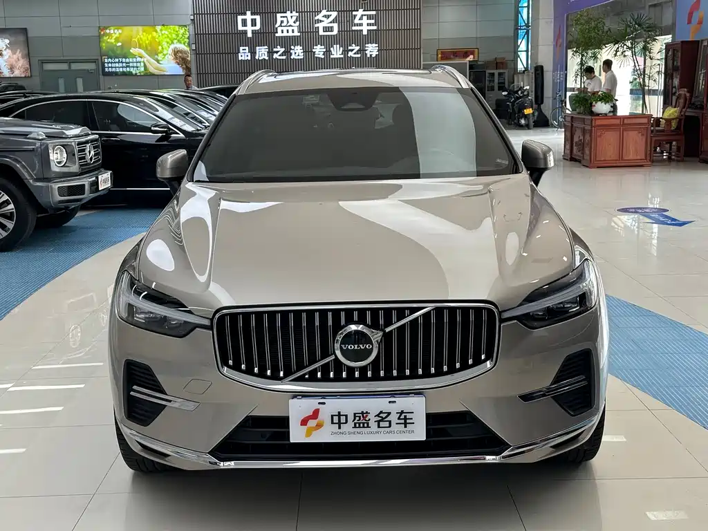 Volvo XC60 2023 B5 AWD Intelligent Motion Edition