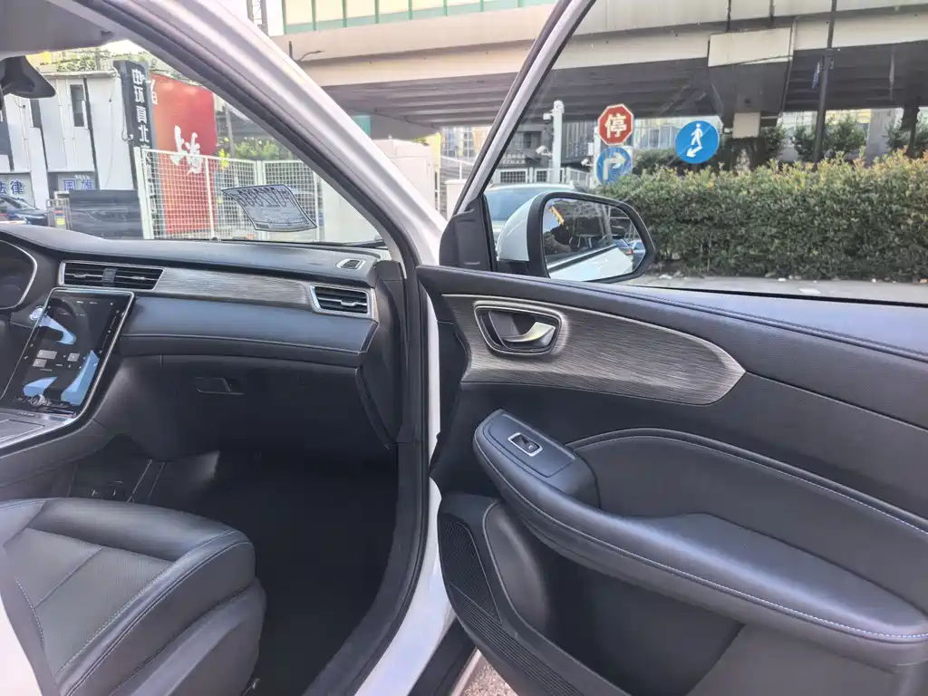 Roewe RX5 2023 Plus 330TGI Automatic Leading Tide Smart Enjoyment Edition