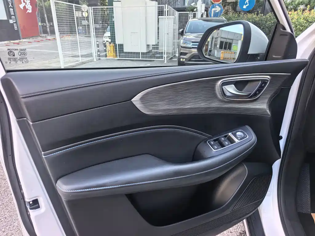 Roewe RX5 2023 Plus 330TGI Automatic Leading Tide Smart Enjoyment Edition