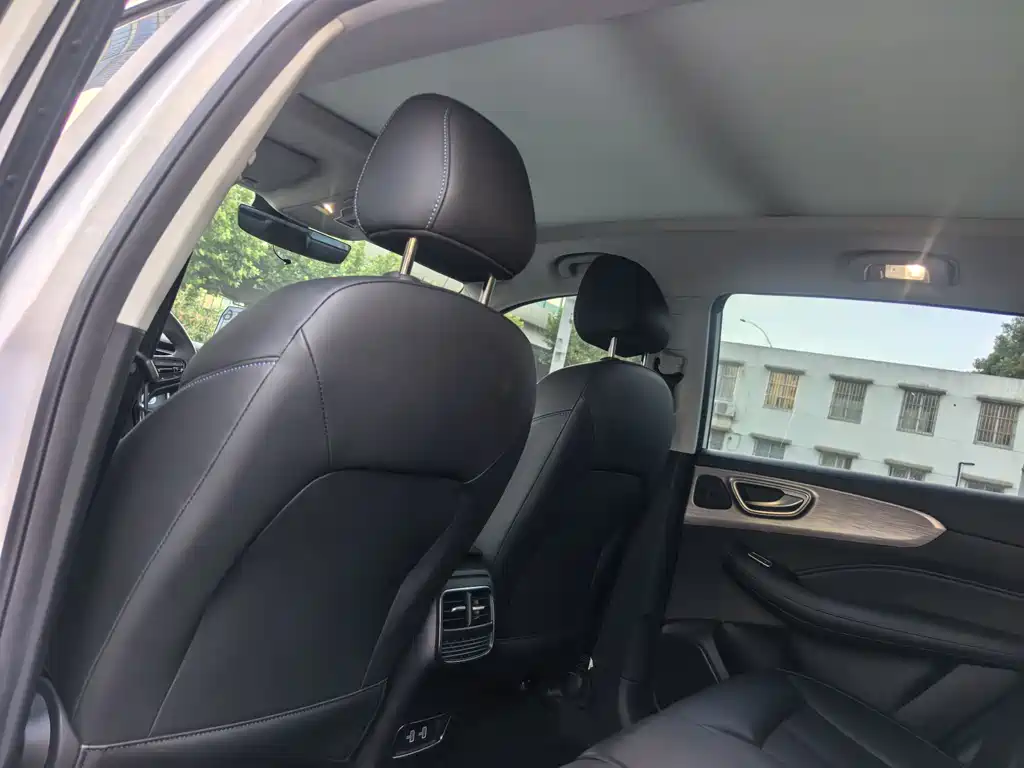 Roewe RX5 2023 Plus 330TGI Automatic Leading Tide Smart Enjoyment Edition