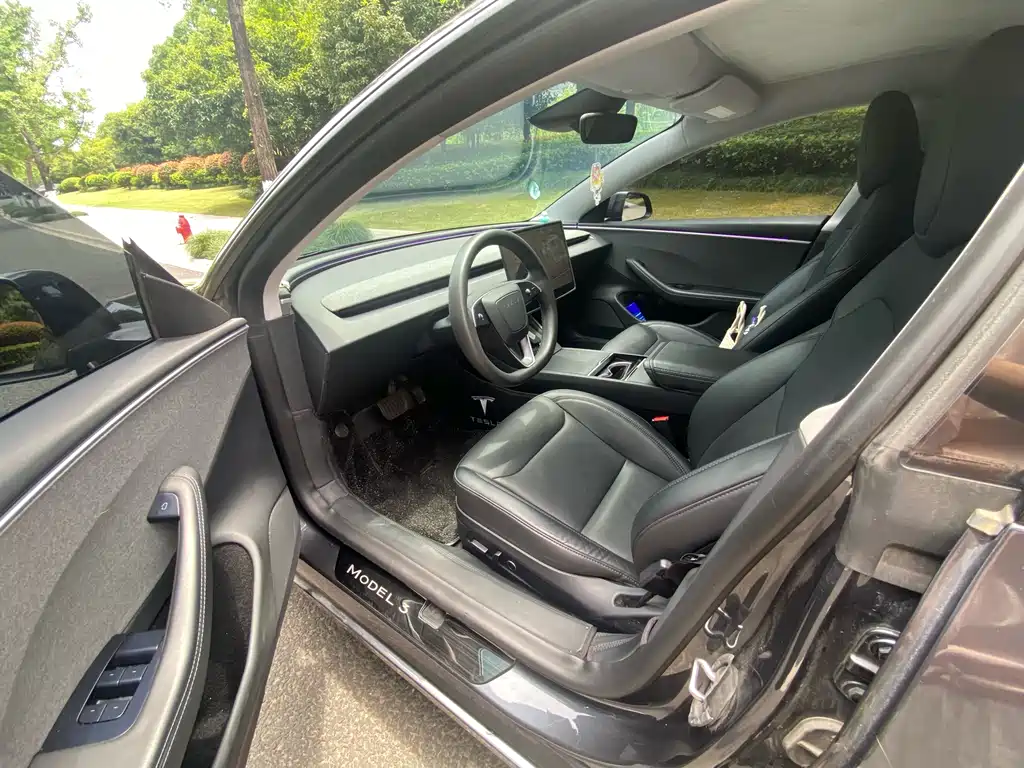 Model 3 Rear-Wheel Drive 2023