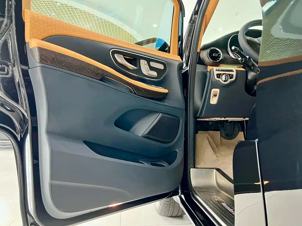 Mercedes-Benz V-Class 2021 260 L Long Wheelbase Luxury Edition