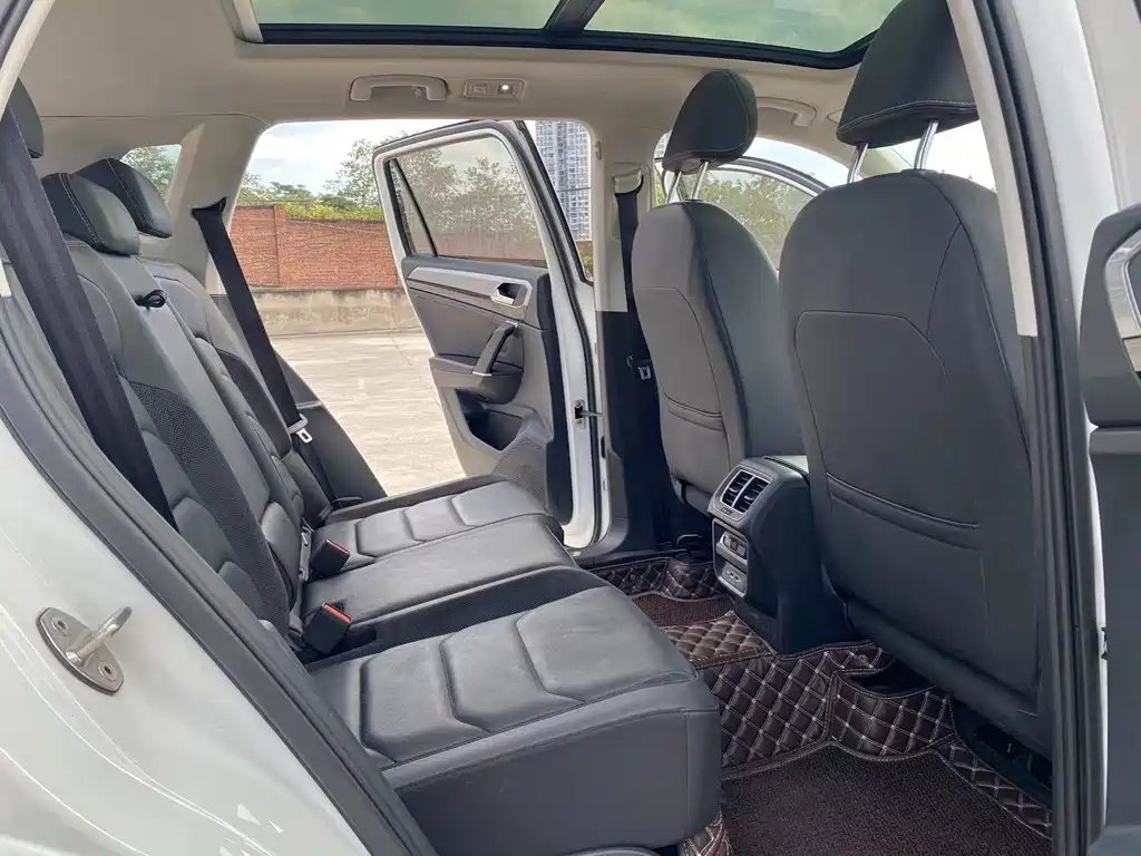 Tayron 2020 330TSI Two Drive Luxury Smart Connect Edition
