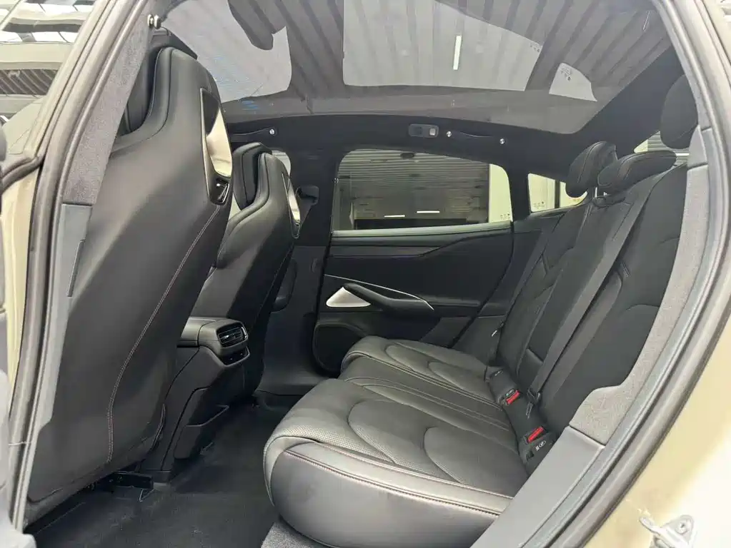 Xiaomi SU7 2024 Edition Four-Wheel Drive Ultra-Long Range High-End Smart Driving Max Version