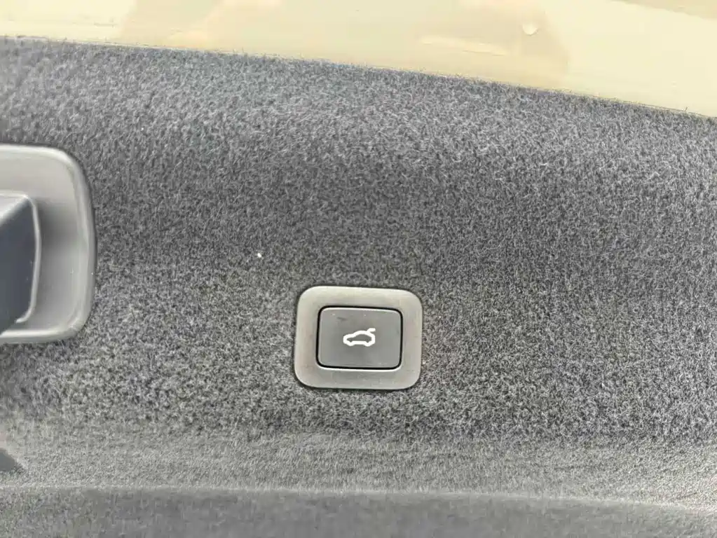 Xiaomi SU7 2024 Edition Four-Wheel Drive Ultra-Long Range High-End Smart Driving Max Version
