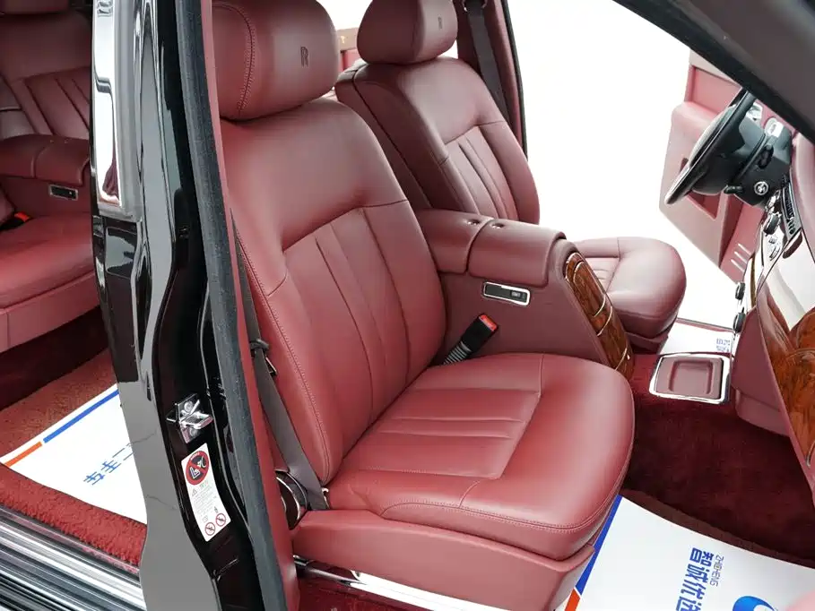 Phantom 2013 Edition 6.7L Extended Wheelbase