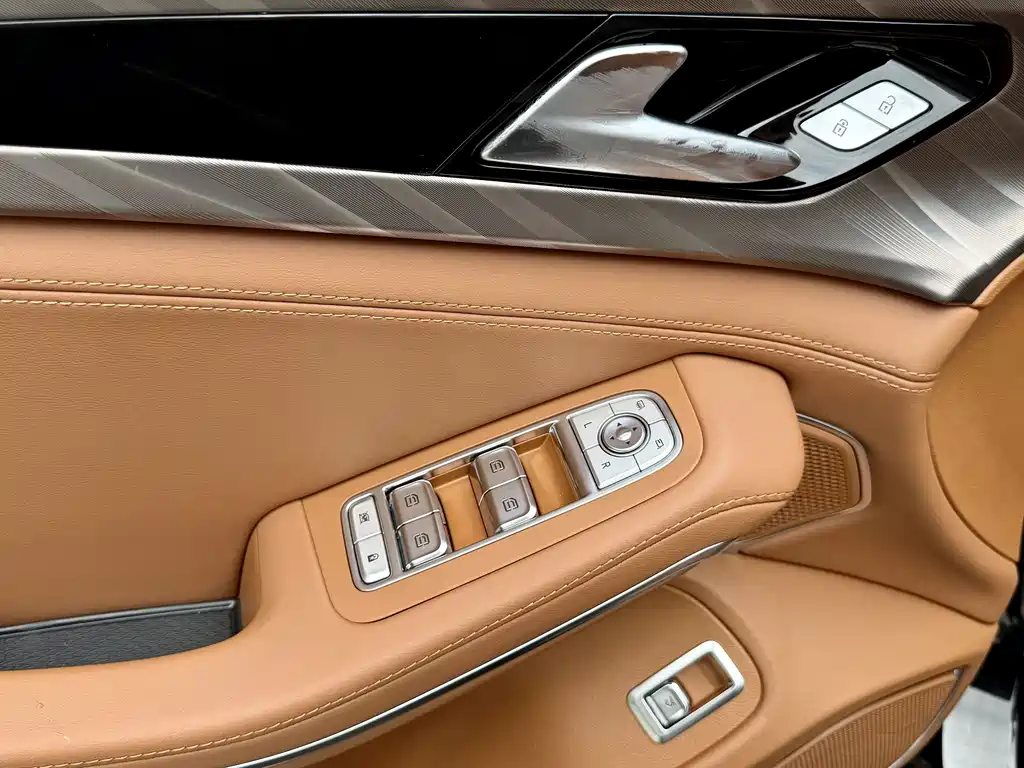 Hongqi H9 2022 Model 2.0T ZhiLian QiXiang Edition