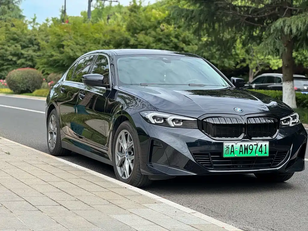 BMW i3 2024 model eDrive 35 L