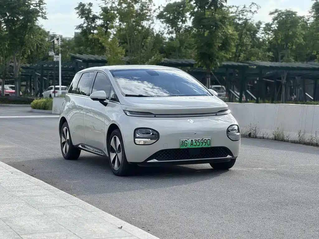 Baojun Yunduo 2023 Model 460 Max