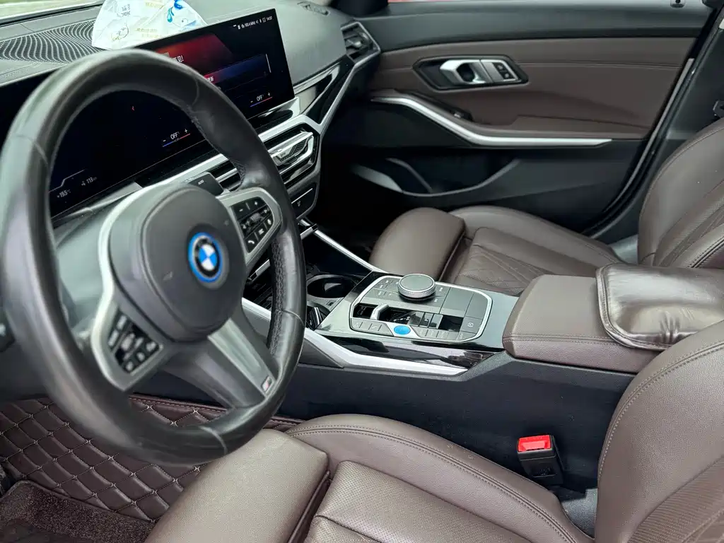 BMW i3 2022 eDrive 35 L