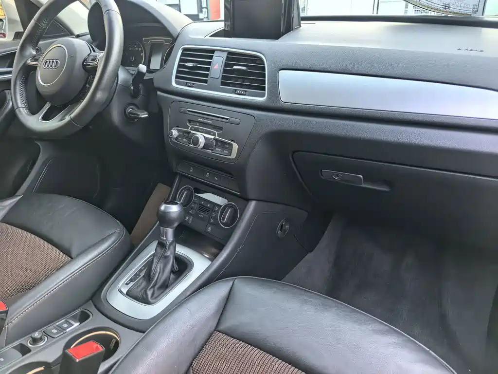 Audi Q3 2018 30th Anniversary Edition 35 TFSI Sport Line