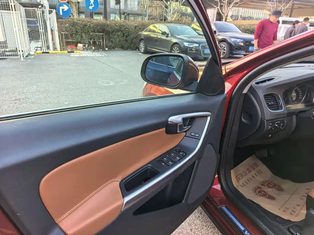 Volvo S60 2015 S60L 2.0T Smart Distance Edition