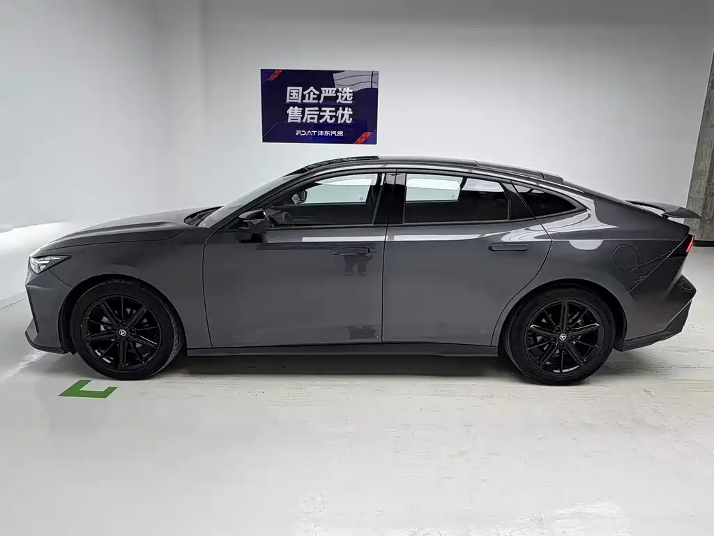 Changan UNI-V 2022 Model 1.5T Prestige Edition
