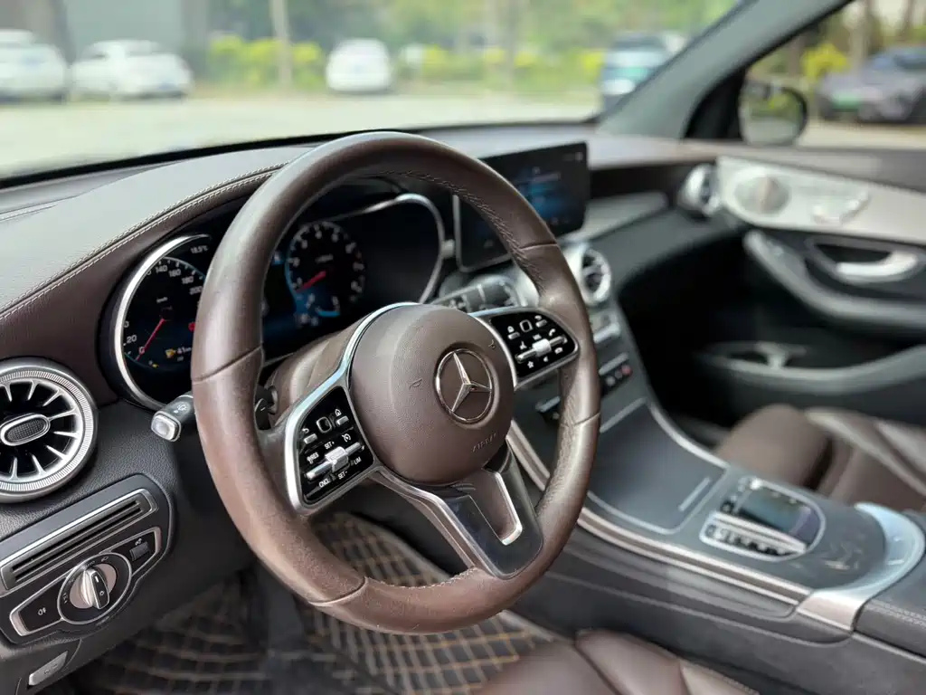 Mercedes GLC 2021 260 L 4MATIC Dynamic Edition