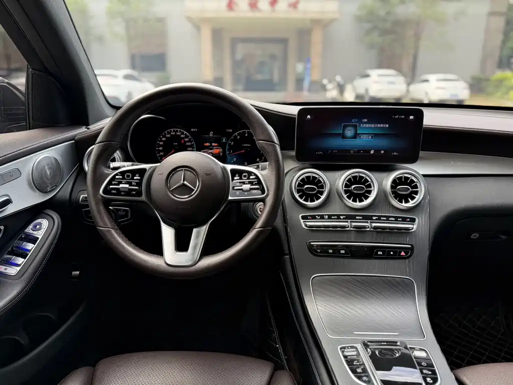 Mercedes GLC 2021 260 L 4MATIC Dynamic Edition