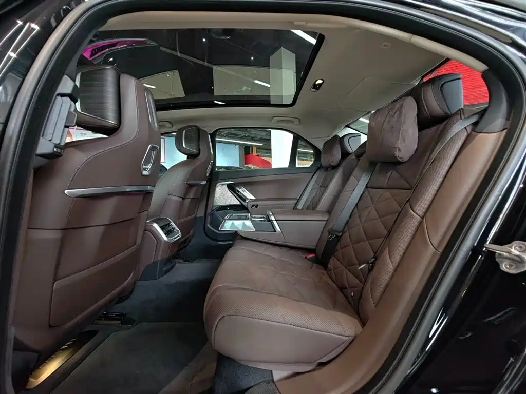 BMW 7 Series 2023 740Li Leading Edition M Sport Package