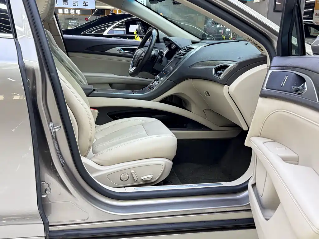 Lincoln MKZ 2019 2.0T Grand Touring Edition National V