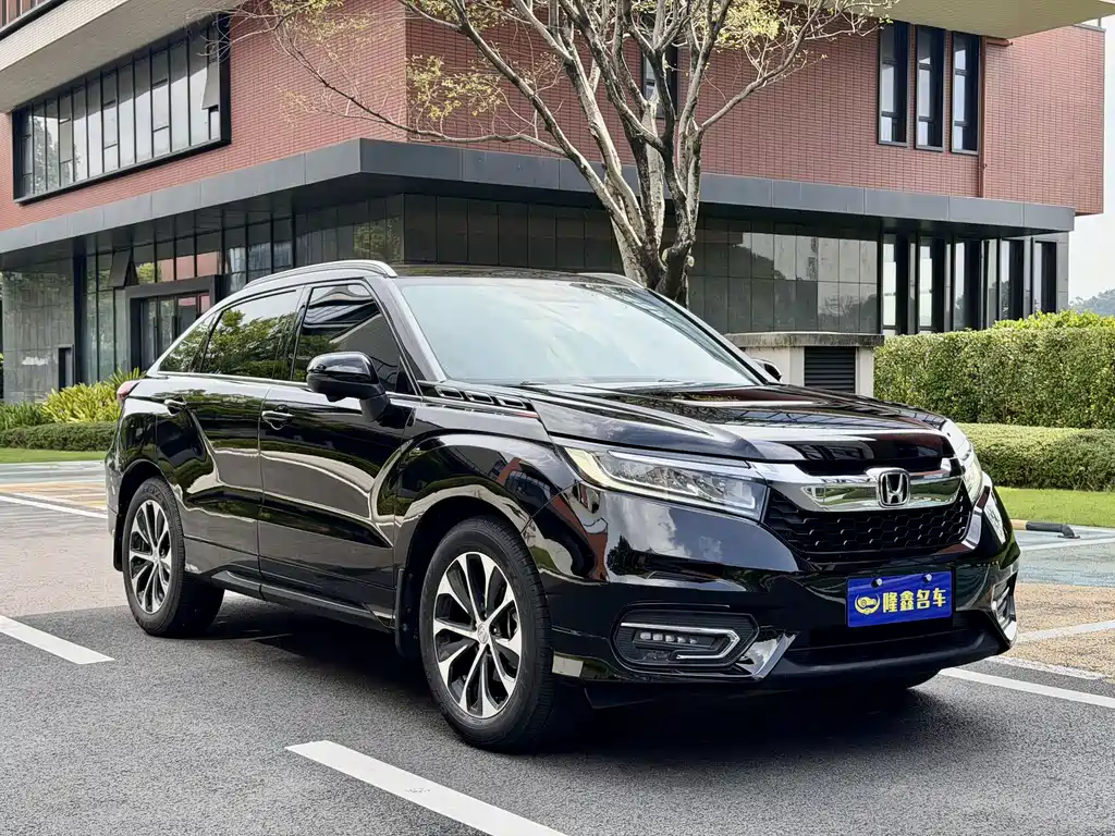 Crown Victoria 2017 240TURBO 2WD Premium Edition