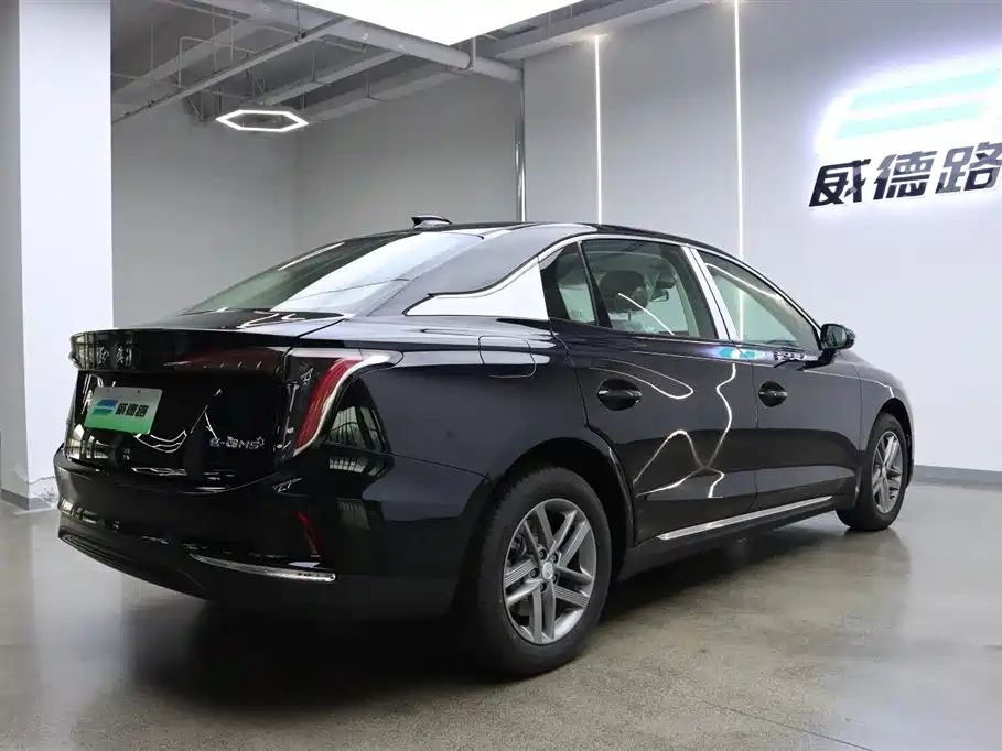 Hongqi E-QM5 2025 Edition 500km Rental Version