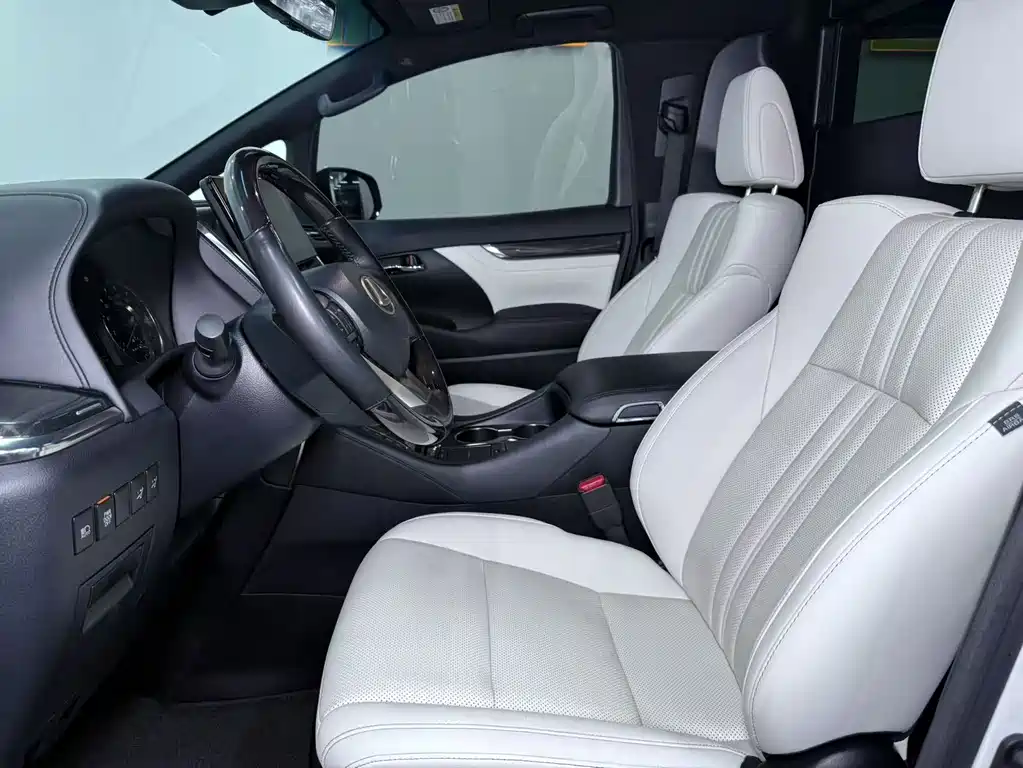 Lexus LM 2020 300h Four-Seater Imperial Edition