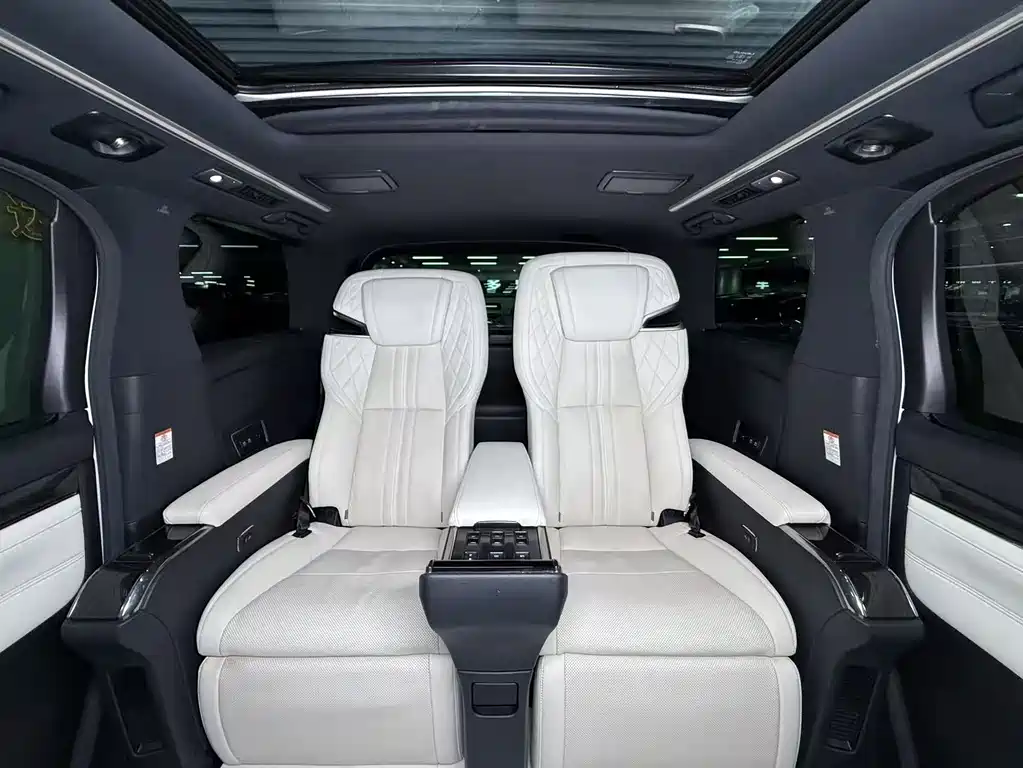 Lexus LM 2020 300h Four-Seater Imperial Edition