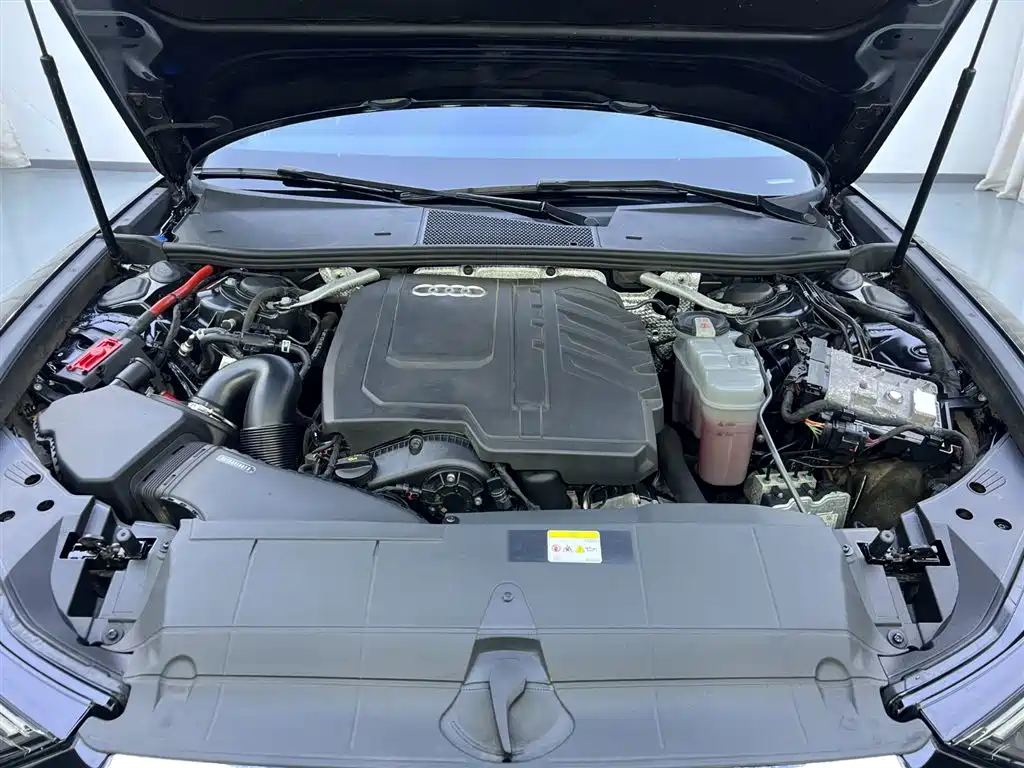 Audi A6L 2023 Facelift 45 TFSI quattro Premium Dynamic Edition