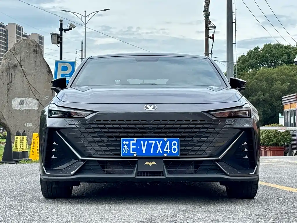 Changan UNI-V 2022 Model 1.5T Prestige Edition