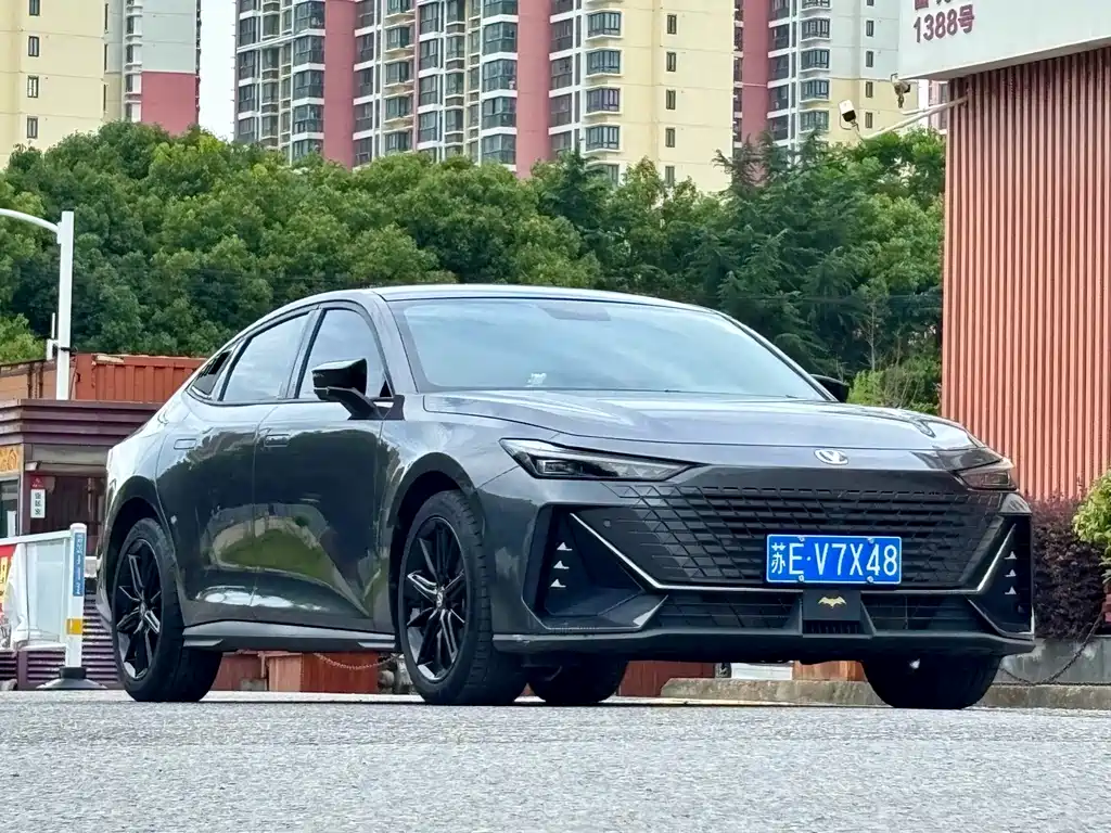 Changan UNI-V 2022 Model 1.5T Prestige Edition