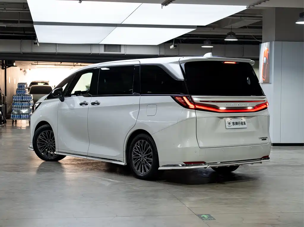 Lexus LM 2023 350h 7-Seat Grandeur Edition