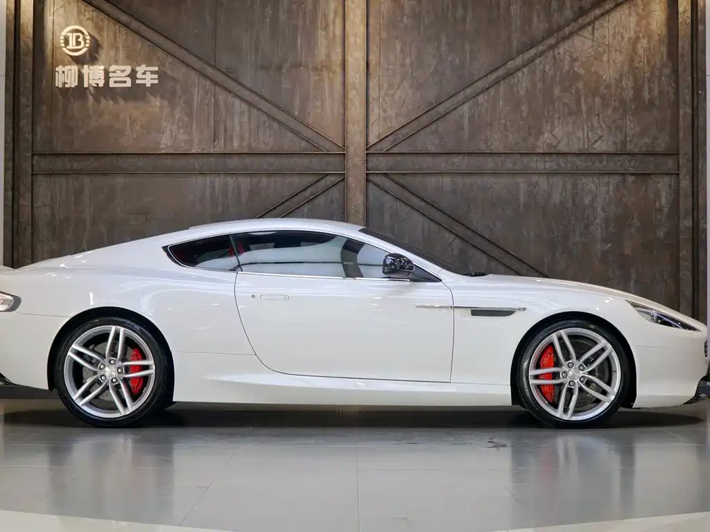 Aston Martin DB9 2013 Model 6.0L Coupe