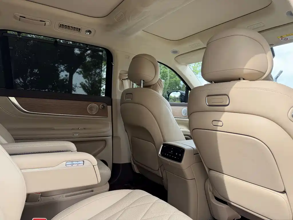 SWM M9 2024 Edition Range-Extended Max Version 42kWh 6-Seater Model